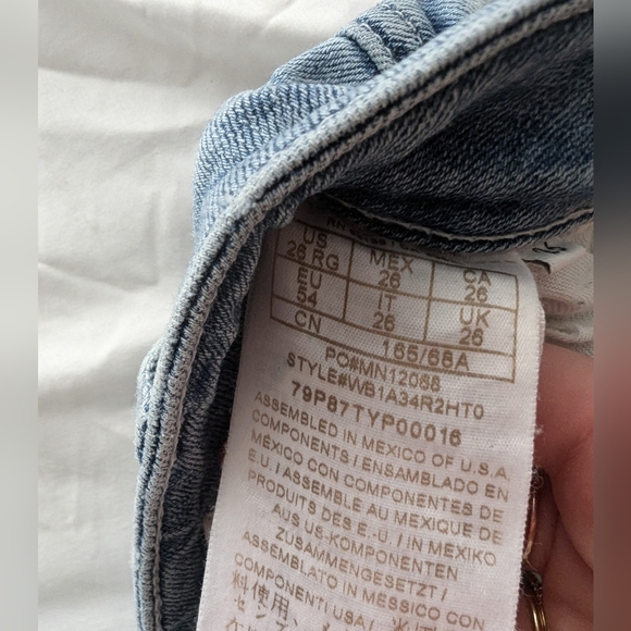 Super High Rise Guess Distressed Skinny Jeans - Picture 3 of 4